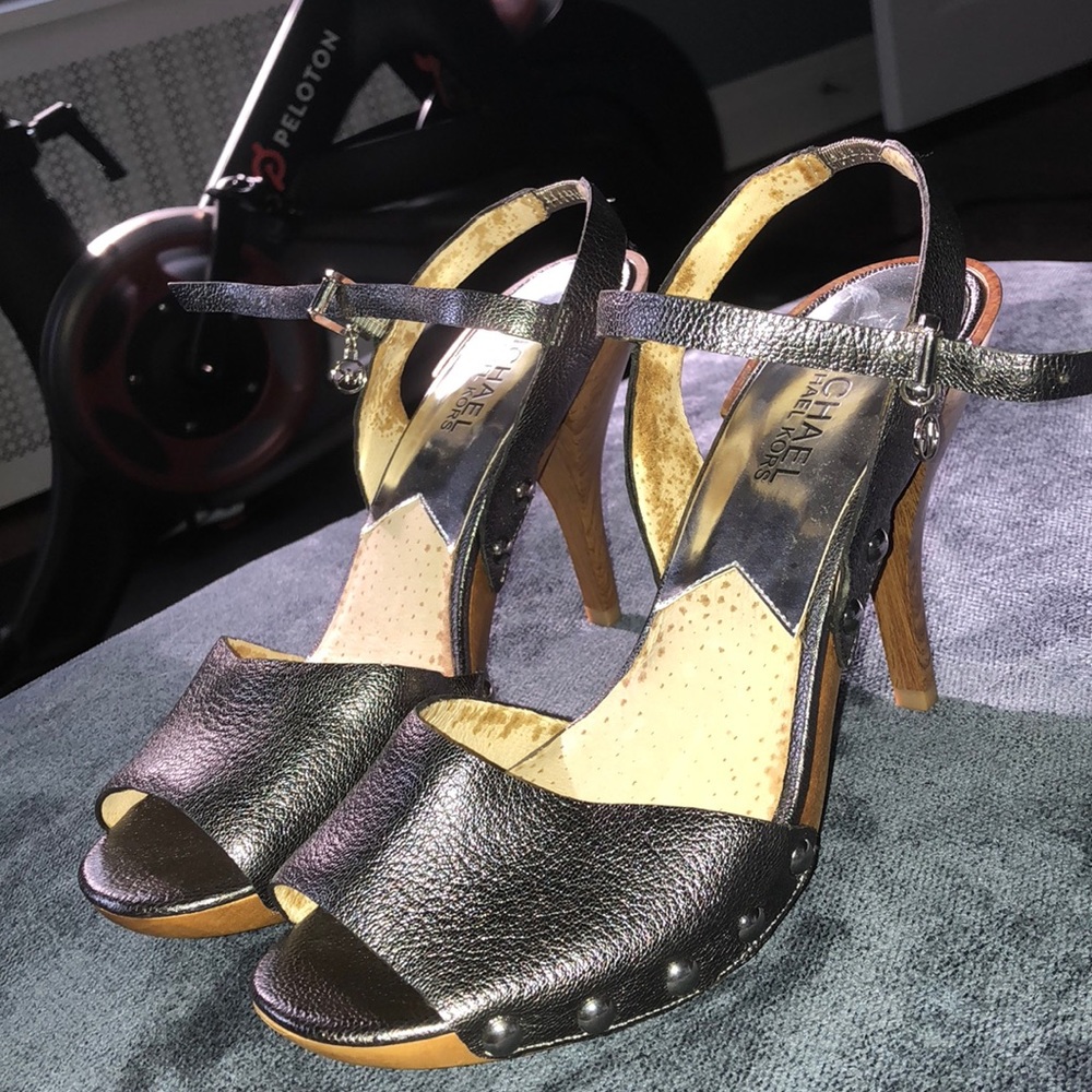 BRAND NEW METALLIC HEELS